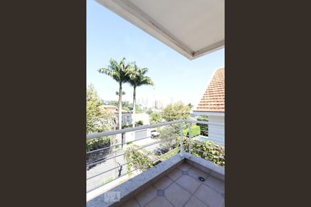Casa à venda com 564m², 4 quartos e 4 vagas Casa à venda com 564m², 4 quartos e 4 vagasVaranda da suíte 1