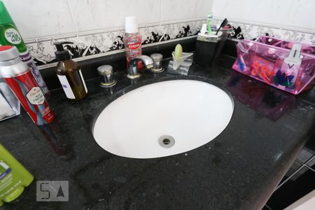 Casa à venda com 564m², 4 quartos e 4 vagas Casa à venda com 564m², 4 quartos e 4 vagasBanheiro da suíte 3 - Pia