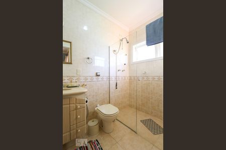 Casa à venda com 564m², 4 quartos e 4 vagas Casa à venda com 564m², 4 quartos e 4 vagasBanheiro da suíte 2