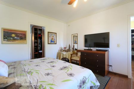 Casa à venda com 564m², 4 quartos e 4 vagas Casa à venda com 564m², 4 quartos e 4 vagasSuíte 1