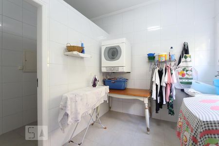 Casa à venda com 564m², 4 quartos e 4 vagas Casa à venda com 564m², 4 quartos e 4 vagasÁrea de serviço