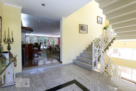 Casa à venda com 564m², 4 quartos e 4 vagas Casa à venda com 564m², 4 quartos e 4 vagasAcesso as suítes