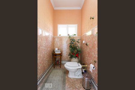 Casa à venda com 564m², 4 quartos e 4 vagas Casa à venda com 564m², 4 quartos e 4 vagasLavabo