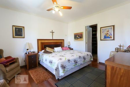 Casa à venda com 564m², 4 quartos e 4 vagas Casa à venda com 564m², 4 quartos e 4 vagasSuíte 1