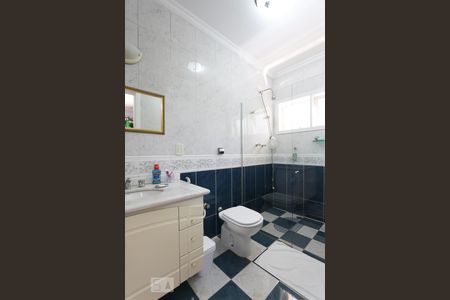 Casa à venda com 564m², 4 quartos e 4 vagas Casa à venda com 564m², 4 quartos e 4 vagasBanheiro da suíte 4