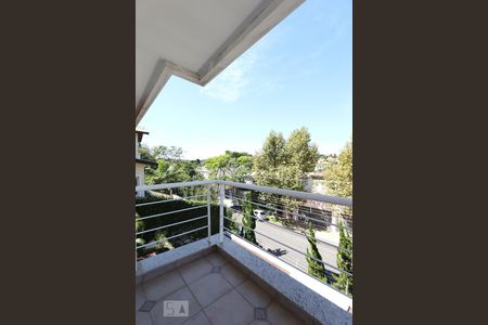 Casa à venda com 564m², 4 quartos e 4 vagas Casa à venda com 564m², 4 quartos e 4 vagasVaranda da suíte 1