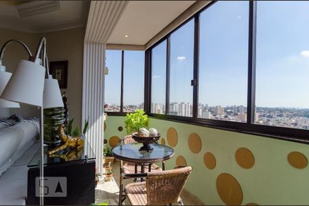 Apartamento à venda com 176m², 3 quartos e 2 vagas Apartamento à venda com 176m², 3 quartos e 2 vagasSacada
