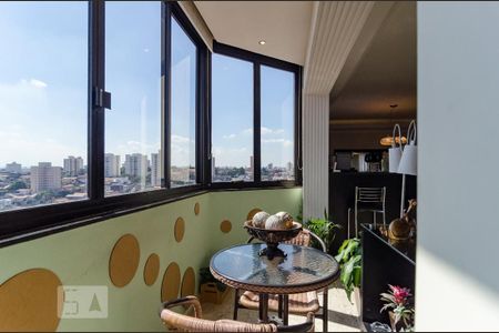 Apartamento à venda com 176m², 3 quartos e 2 vagas Apartamento à venda com 176m², 3 quartos e 2 vagasSacada