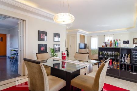 Apartamento à venda com 176m², 3 quartos e 2 vagas Apartamento à venda com 176m², 3 quartos e 2 vagasSala de Jantar