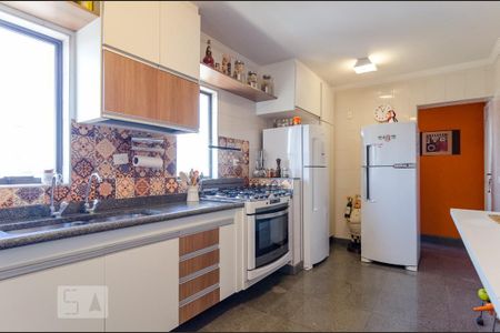 Apartamento à venda com 176m², 3 quartos e 2 vagas Apartamento à venda com 176m², 3 quartos e 2 vagasCozinha