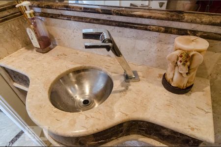 Apartamento à venda com 176m², 3 quartos e 2 vagas Apartamento à venda com 176m², 3 quartos e 2 vagasLavabo