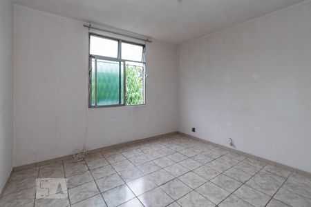 Sala de apartamento para alugar com 2 quartos, 48m² em Olaria, Rio de Janeiro