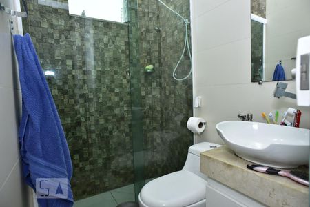 Banheiro de casa à venda com 3 quartos, 102m² em Curicica, Rio de Janeiro