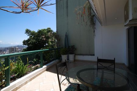 Varanda de casa à venda com 4 quartos, 280m² em Tijuca, Rio de Janeiro