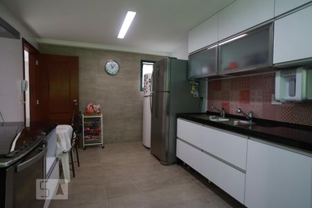 Apartamento para alugar com 280m², 4 quartos e 5 vagasCozinha