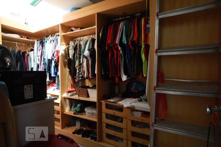 Apartamento para alugar com 280m², 4 quartos e 5 vagasCloset