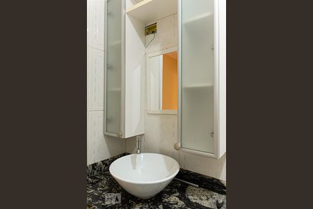 Casa para alugar com 99m², 3 quartos e 2 vagas Casa para alugar com 99m², 3 quartos e 2 vagasBanheiro