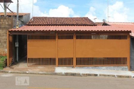 Fachada de casa para alugar com 2 quartos, 120m² em Samambaia Norte (samambaia), Brasília