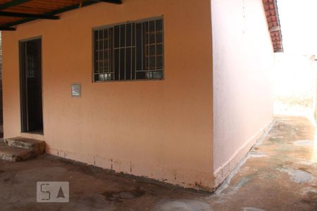 Fundo de casa para alugar com 2 quartos, 120m² em Samambaia Norte (samambaia), Brasília