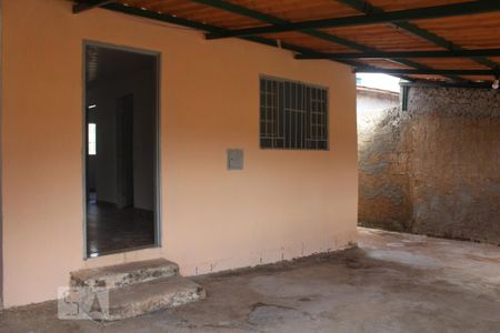 Casa para alugar com 120m², 2 quartos e 1 vagaFachada