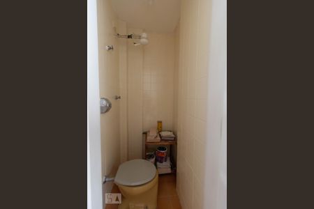 Apartamento para alugar com 93m², 2 quartos e sem vagaBanheiro de Serviço