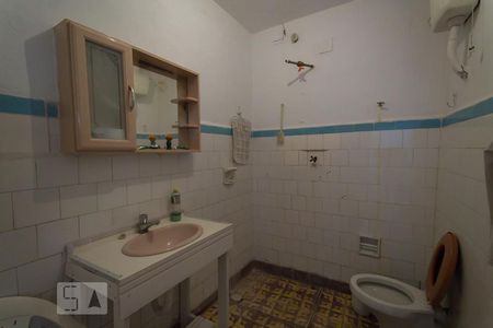 Banheiro de casa à venda com 2 quartos, 165m² em Jardim da Gloria, São Paulo