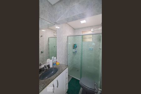 Casa à venda com 440m², 5 quartos e 2 vagas Casa à venda com 440m², 5 quartos e 2 vagasBanheiro