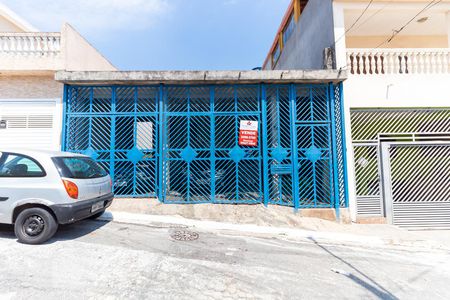 Casa à venda com 70m², 2 quartos e 2 vagas Casa à venda com 70m², 2 quartos e 2 vagasFachada