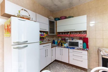 Casa à venda com 70m², 2 quartos e 2 vagas Casa à venda com 70m², 2 quartos e 2 vagasCozinha