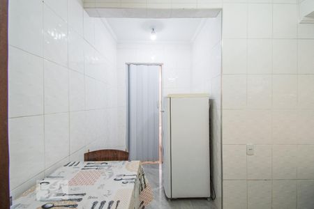 Cozinha de apartamento para alugar com 1 quarto, 27m² em Aclimação, São Paulo