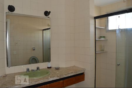 Banheiro Suite de apartamento à venda com 3 quartos, 110m² em Grajaú, Rio de Janeiro