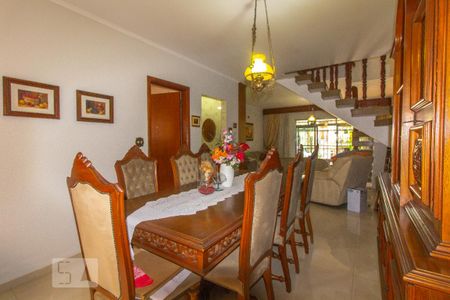 Sala de Jantar de casa para alugar com 4 quartos, 255m² em Jardim Piqueroby, São Paulo
