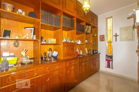 Detalhe Sala de casa para alugar com 4 quartos, 255m² em Jardim Piqueroby, São Paulo