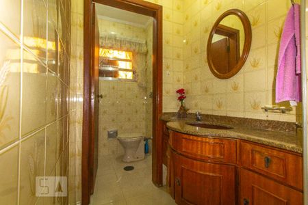 Lavabo de casa para alugar com 4 quartos, 255m² em Jardim Piqueroby, São Paulo