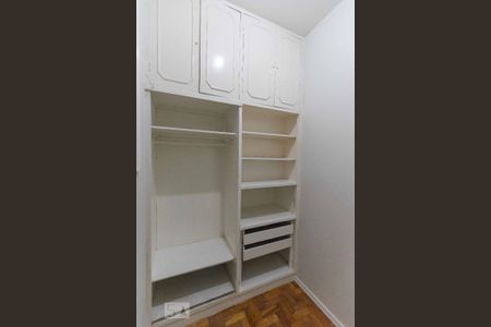 Quarto de Serviço - Armários de apartamento à venda com 2 quartos, 60m² em Botafogo, Rio de Janeiro