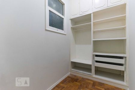Apartamento à venda com 60m², 2 quartos e sem vaga Apartamento à venda com 60m², 2 quartos e sem vagaQuarto de Serviço - Armários