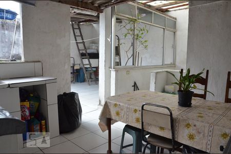 Casa à venda com 51m², 4 quartos e sem vagaÁrea de serviço