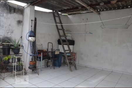 Casa à venda com 51m², 4 quartos e sem vagaTerraço