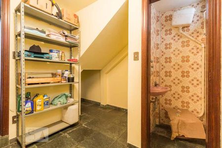 Casa à venda com 460m², 4 quartos e 6 vagasDespensa