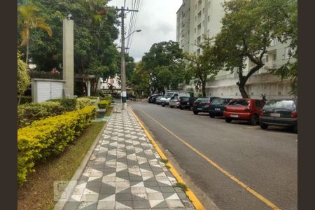 Apartamento para alugar com 90m², 3 quartos e 2 vagas Apartamento para alugar com 90m², 3 quartos e 2 vagasRua do condomínio
