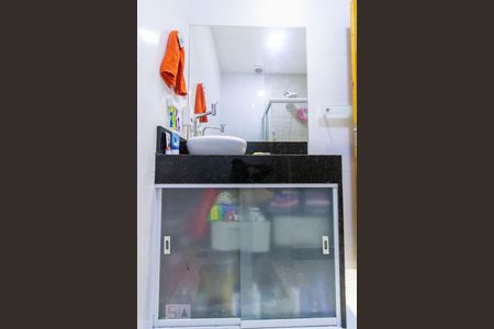 Casa à venda com 65m², 2 quartos e sem vaga