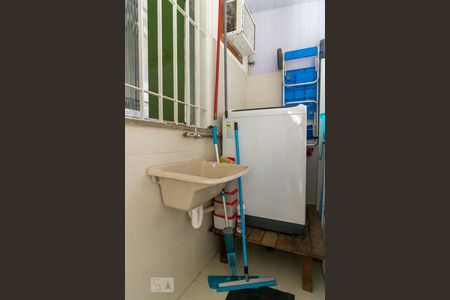 Casa à venda com 65m², 2 quartos e sem vaga