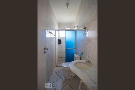 Banheiro de apartamento para alugar com 2 quartos, 53m² em Distrito Industrial, Jundiaí