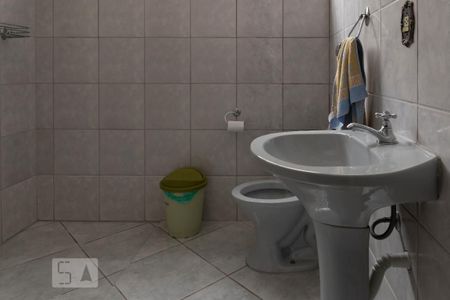 Casa à venda com 280m², 3 quartos e 3 vagas Casa à venda com 280m², 3 quartos e 3 vagasBanheiro de Serviço