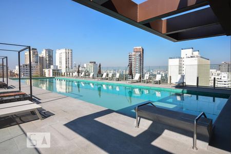 Studio para alugar com 32m², 1 quarto e 1 vaga Studio para alugar com 32m², 1 quarto e 1 vagaPiscina