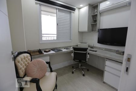 Apartamento à venda com 258m², 3 quartos e 6 vagasEscritório