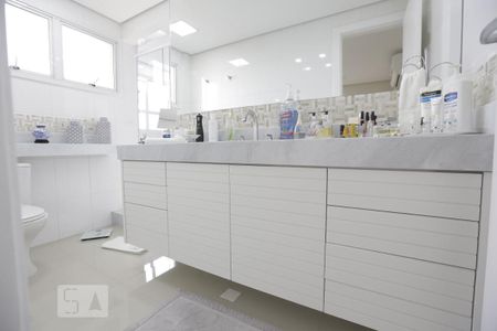 Apartamento à venda com 258m², 3 quartos e 6 vagasBanheiro da Suíte 3