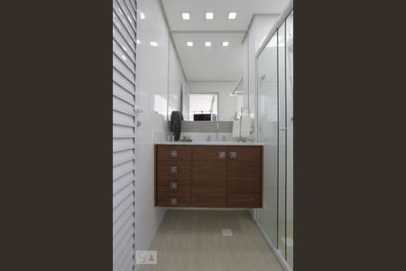 Apartamento à venda com 258m², 3 quartos e 6 vagasBanheiro