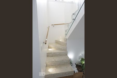 Apartamento à venda com 258m², 3 quartos e 6 vagasEscada