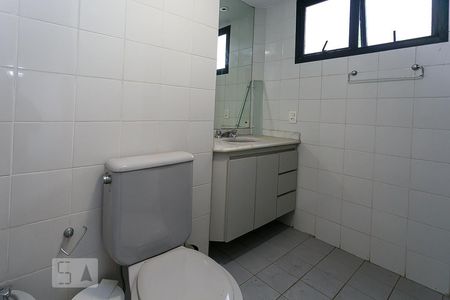 Apartamento para alugar com 198m², 3 quartos e 2 vagasBanheiro suíte -1